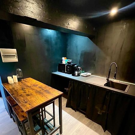Dark Room Centre Ville De Dole Dış mekan fotoğraf