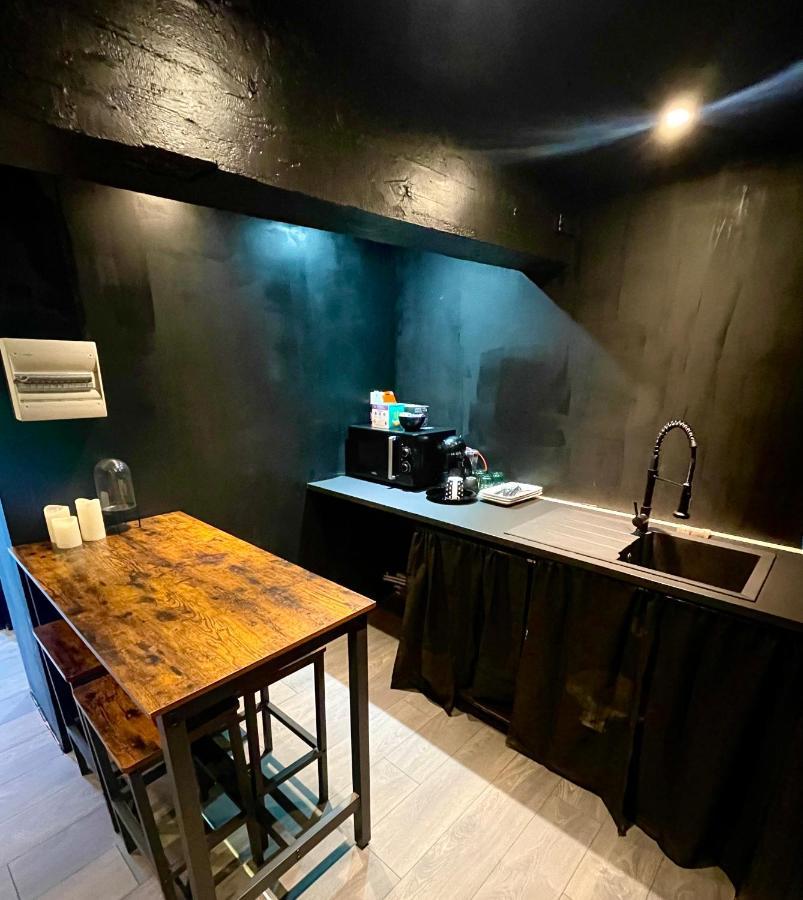 Dark Room Centre Ville De Dole Dış mekan fotoğraf